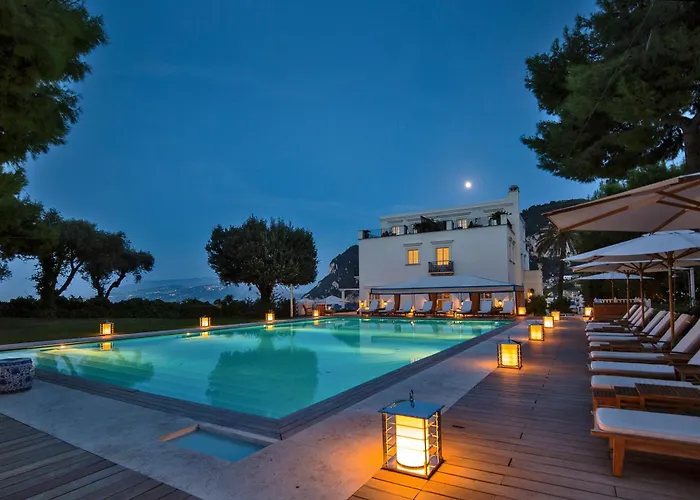 فندق جيه كيه بليس 5*