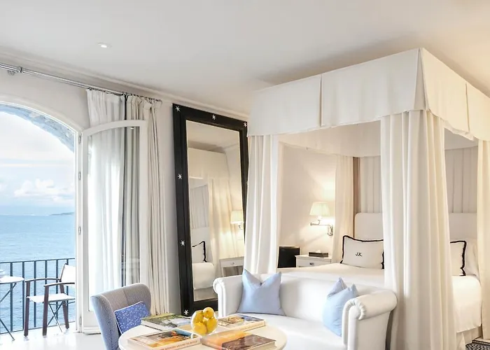 فندق جيه كيه بليس 5*