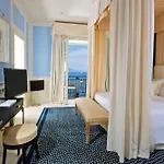 فندق جيه كيه بليس 5*